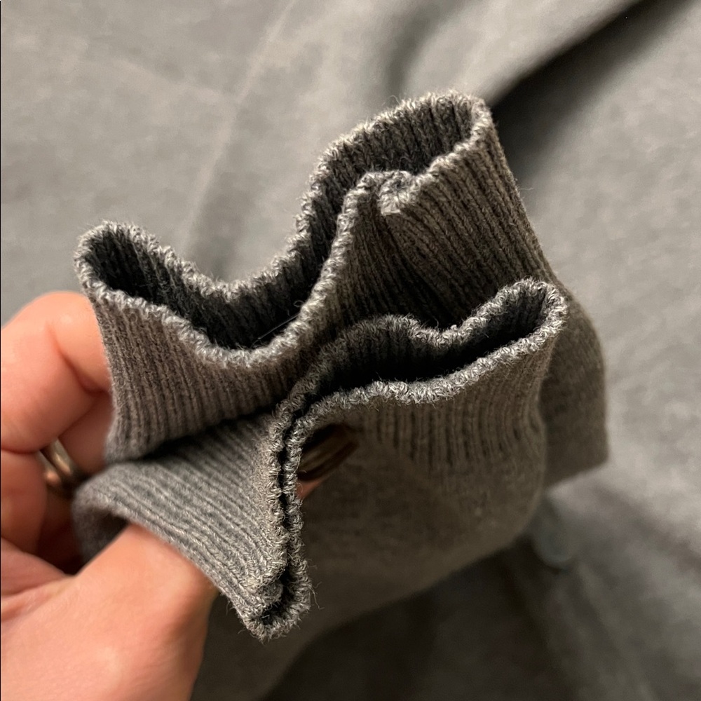 H&M Divided | Women’s Size XS-S Gray V-Neck Button-Up Sweater - Picture 3 of 5